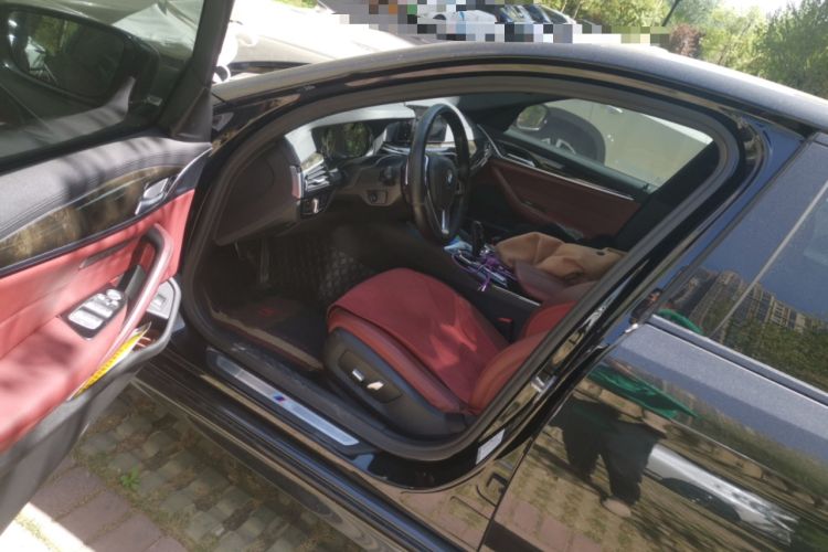 Used BMW 5 Series 2018 Restyled 530Li Leading Edition M Sport Package
