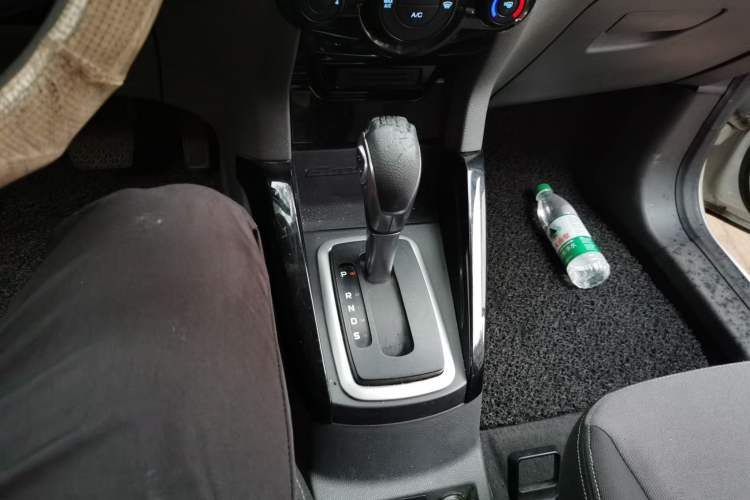 Used Ford EcoSport 2013 1.5L Automatic Fashion Model Gear Lever