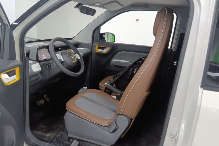 Used Wuling Hongguang MINIEV 2022 GAMEBOY 300km Enthusiast Model with Lithium Iron Phosphate
