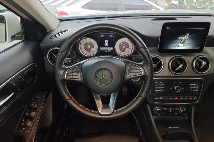 Used Mercedes-Benz GLA 2016 GLA 220 4MATIC Fashion Edition
