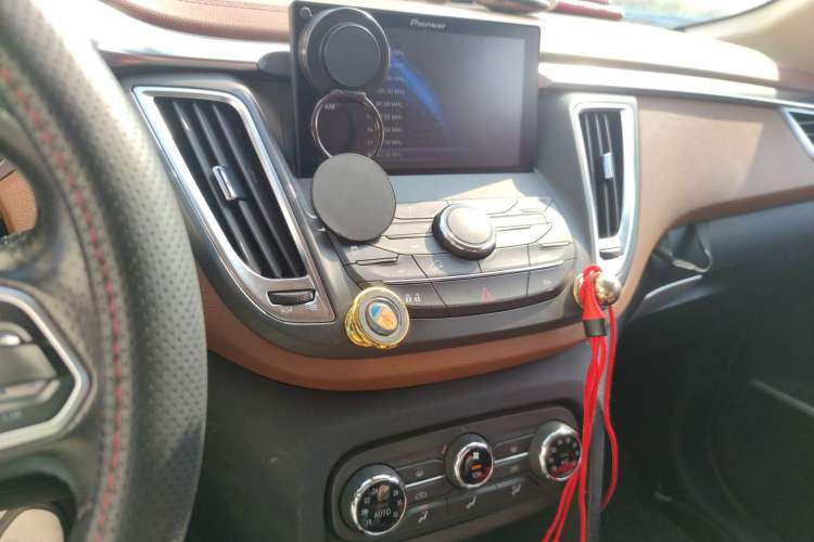 Used Soueast DX7 2017 1.5T Automatic Luxury Model
