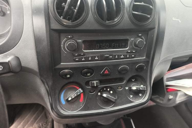 Used Wuling Hongguang 2010 1.2L Base Version China IV Standard Audio And AC Panel