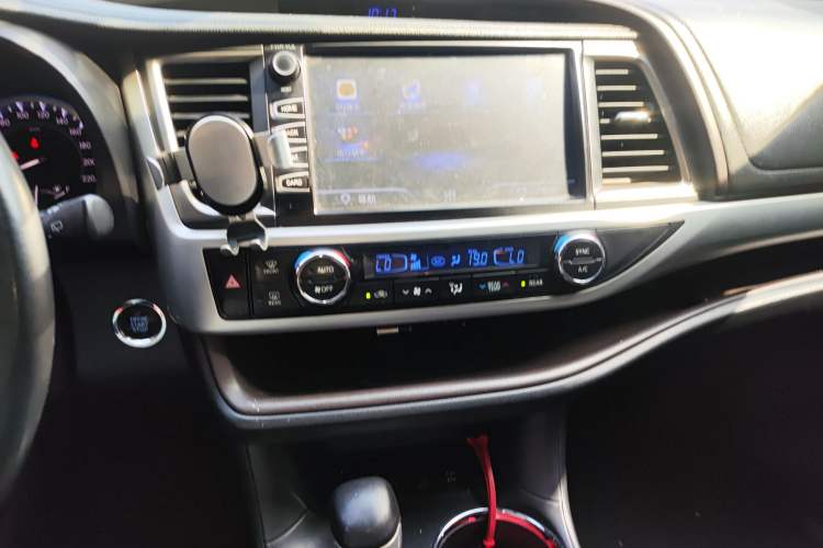 Used Toyota Highlander 2015 2.0T Four-Wheel Drive Luxury Edition 7-Seater
