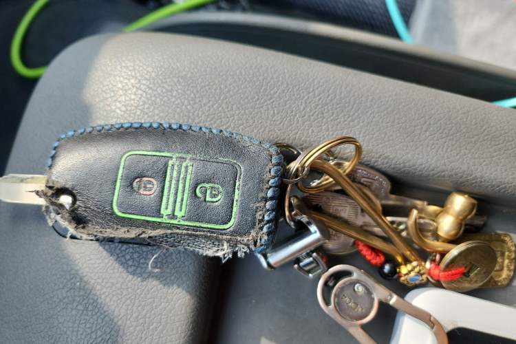 Used Foton Scenic G7 2020 2.4L Commercial Version Long Wheelbase High-Roof 5-Seater Van China VI Emission Standard 4K22D4M
