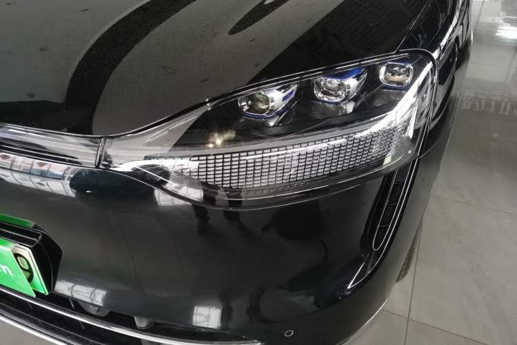 Used Hima AITO M9 2025 Extended-Range Ultra Version 52 kWh 6-Seater Left Front Headlight