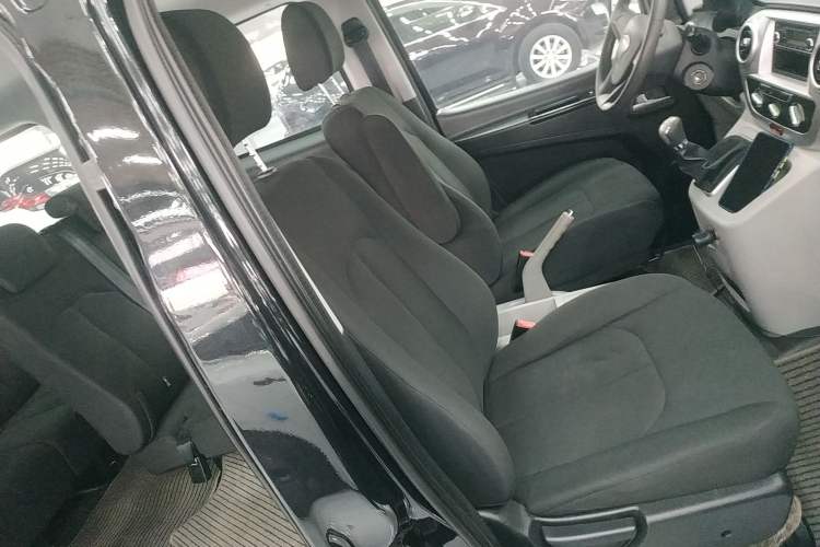 Used JAC Refine M3 2019 Creator Edition 1.8L Luxury Model Right Front Seat