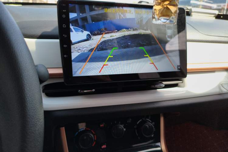 Used Dongfeng NAMMI BOX 2022 Chasing Wind Edition 351KM Standard Model Audio And AC Panel