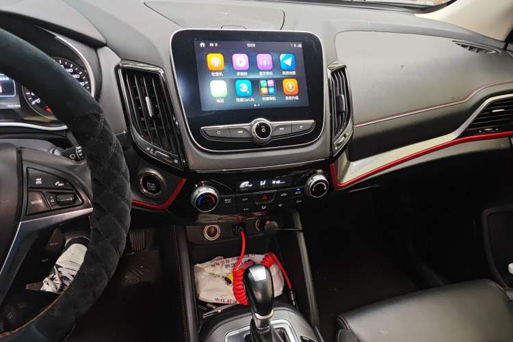 Used Changan CS55 2018 1.5T Automatic Colorful Edition China V Standard
