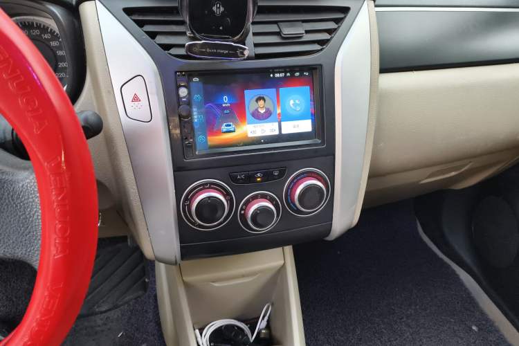 Used Venucia R50 2013 1.6L Manual Luxury Edition
