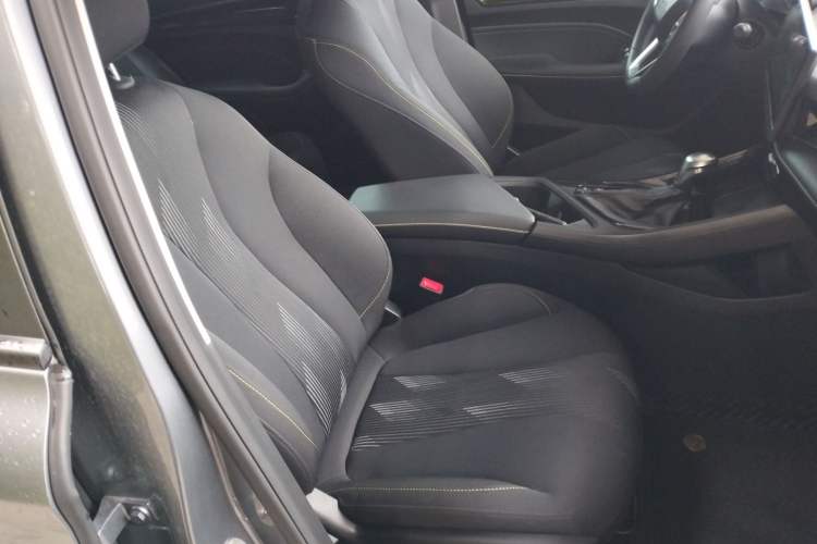 Used Roewe i5 2021 1.5L CVT Platinum Edition Right Front Seat