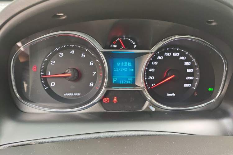 Used Chevrolet Captiva 2015 2.4L 4x4 Flagship Edition 7-Seater