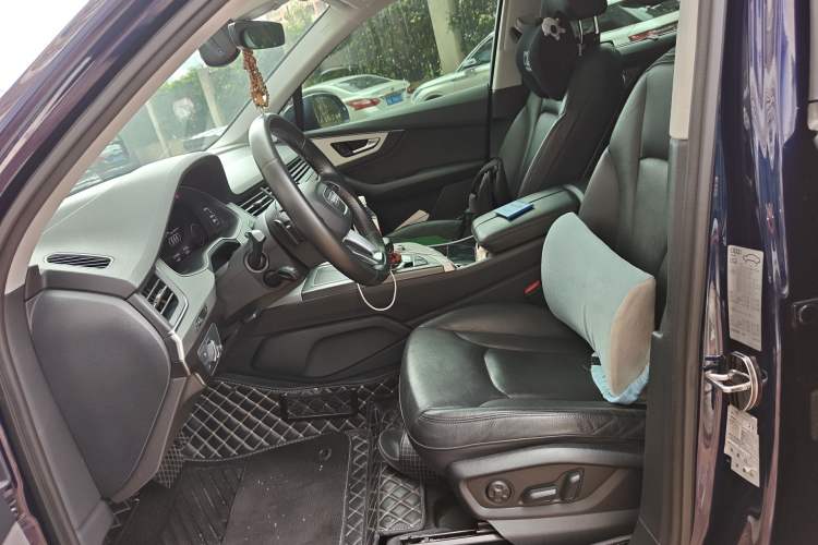 Used Audi Q7 2018 40 TFSI Comfort Model Left Front Seat