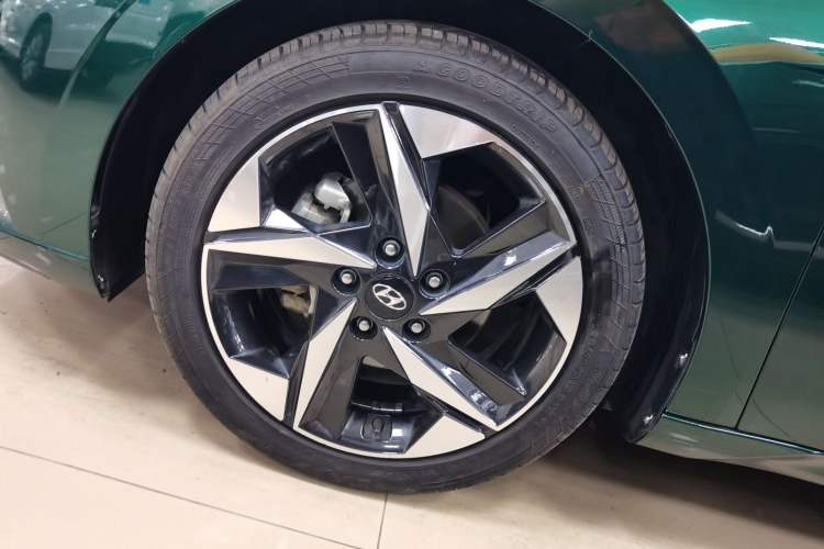 Used Hyundai Elantra 2021 1.5L CVT GLX Elite Edition Left Front Wheel Hub