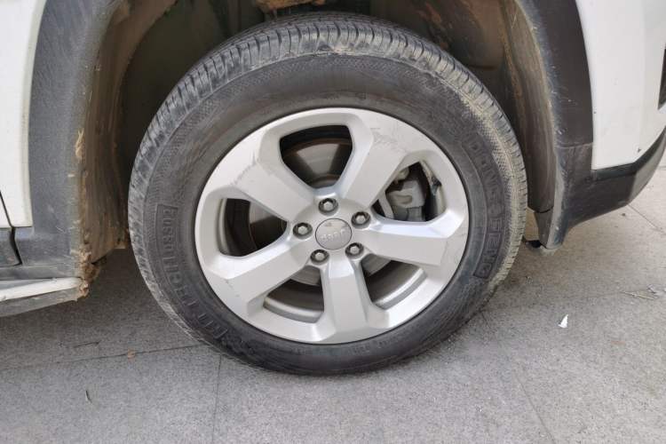 Used Jeep Compass 2017 200T Automatic Family Edition Right Front Wheel Hub