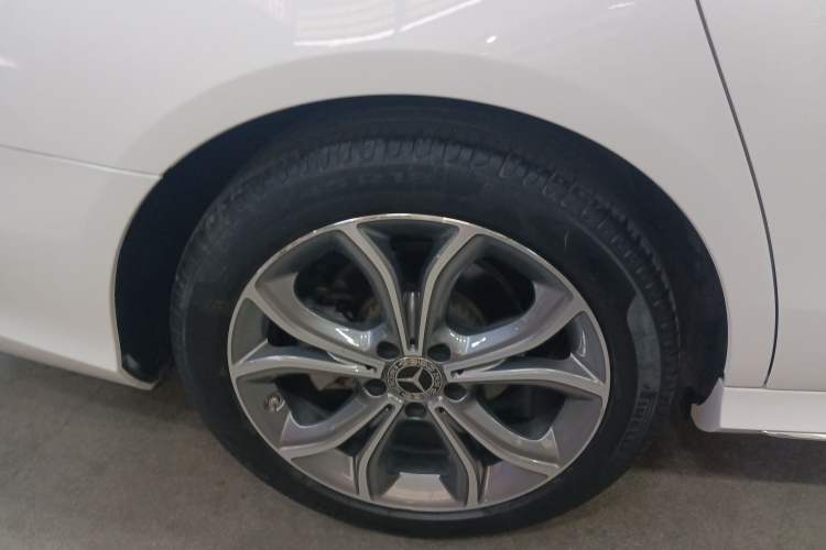 Used Mercedes-Benz E-Class 2020 Restyled E 300 L Sporty and Stylish Edition
