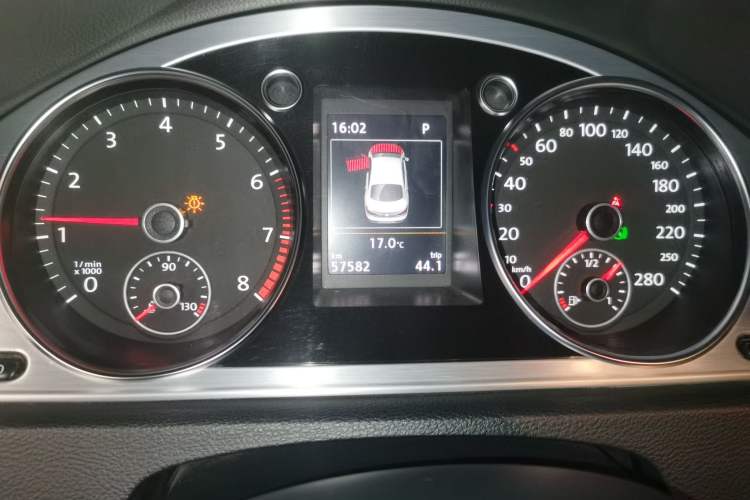 Used Volkswagen FAW-Volkswagen CC 2016 1.8TSI Luxury Model Instrument Cluster