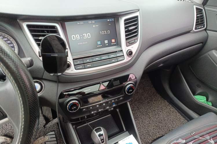 Used Hyundai Tucson 2018 1.6T Dual-Clutch Two-Wheel Drive 15th Anniversary Special Edition
