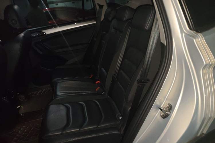 Used Volkswagen Tiguan L 2019 330TSI Automatic Two-Wheel Drive Smart Luxury Version China VI Standard Left Rear Seat