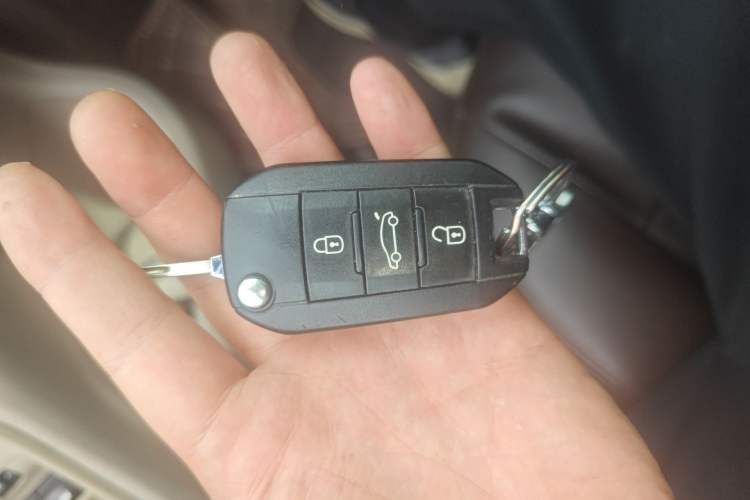 Used Citroen Elysee 2014 1.6L Manual Fashion Edition