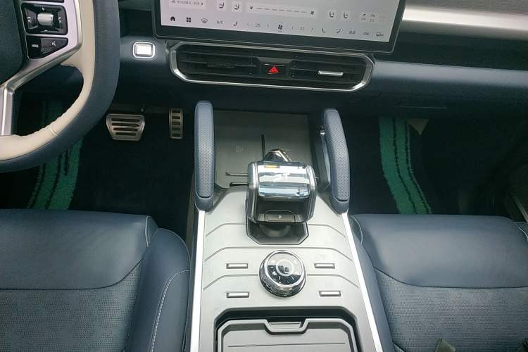 Used JETOUR Shanhai Traveler C-DM 2024 C-DM 208KM Mountain & Wilderness Edition