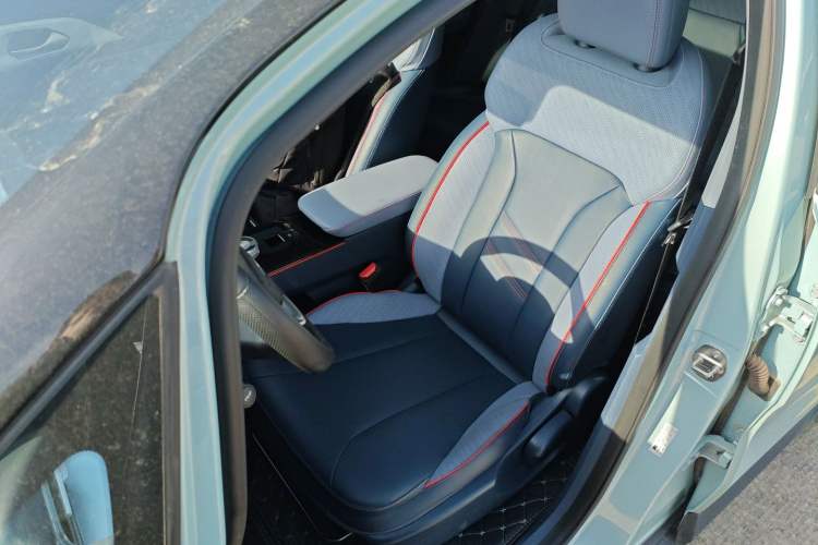 Used Geometry E Firefly 2022 401 km Linglong Tiger 4 Seats