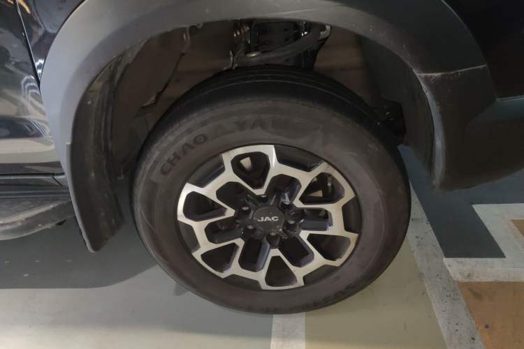 Used JAC Group Hantoo 2023 2.0T Automatic Diesel Two-Wheel-Drive Elite Model with Standard Dual Features