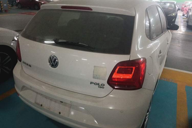 Used Volkswagen Polo 2016 1.6L Automatic Comfort Model
