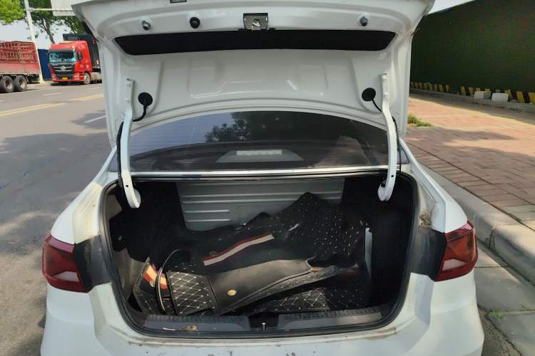 Used Jetta VA3 2019 1.5L Automatic Enjoyment Edition Trunk