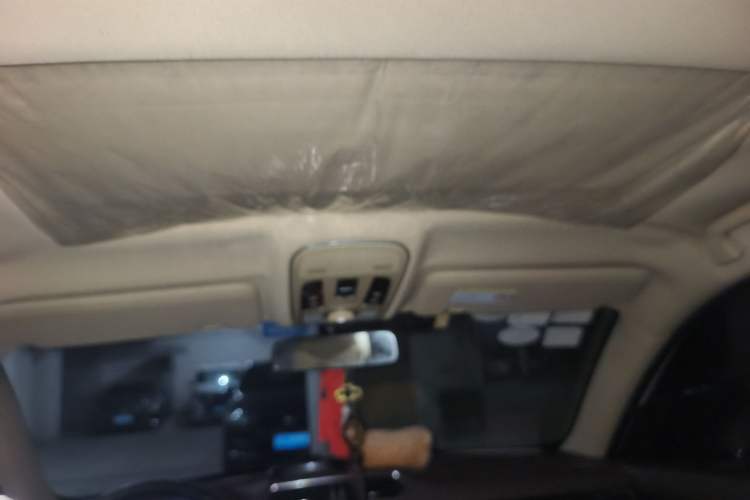 Used Haval H2 2016 Red Label 1.5T Manual Two-Wheel Drive Elite Model Headliner