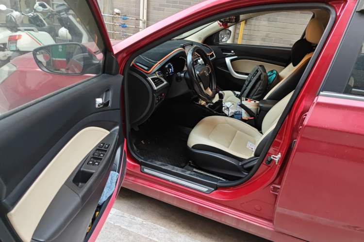 Used Changan Alsvin V7 2015 1.6L Manual Enjoyment Model China IV Standard
