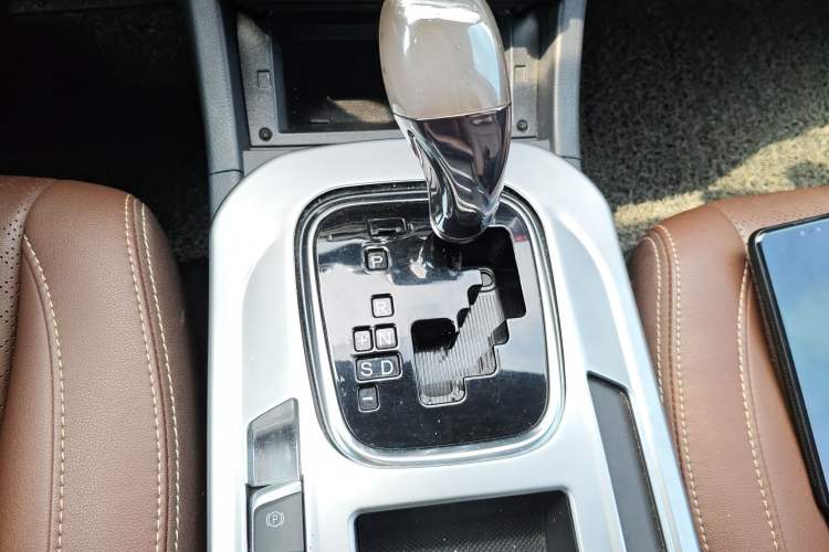 Used BYD S7 2016 2.0T Automatic Prestige Edition Gear Lever