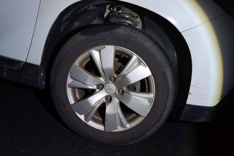 Used Peugeot 2008 2014 1.6L Automatic Fashion Edition Right Front Wheel Hub