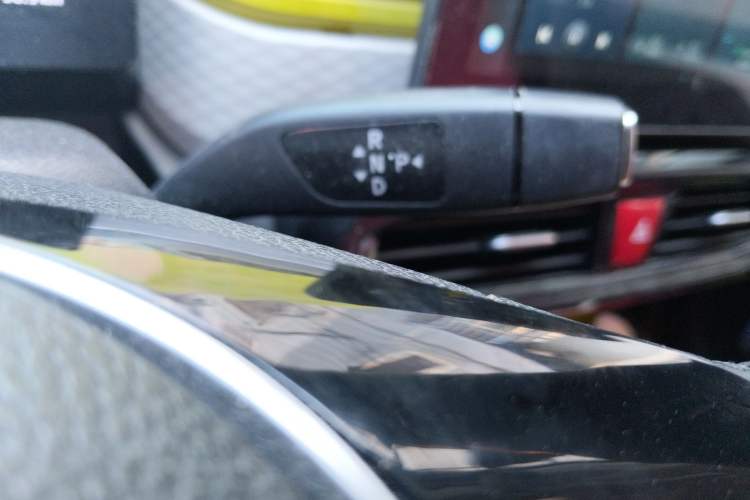 Used SOL E10X 2021 302 km Range Luxury Version 30.2 kWh