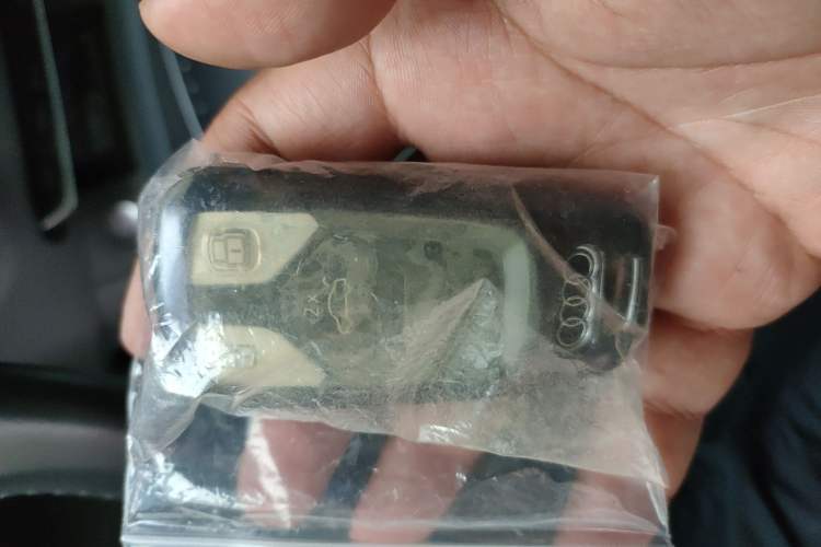 Used Audi Q5L 2018 40 TFSI Prestige Fashion Edition China VI Vehicle Key