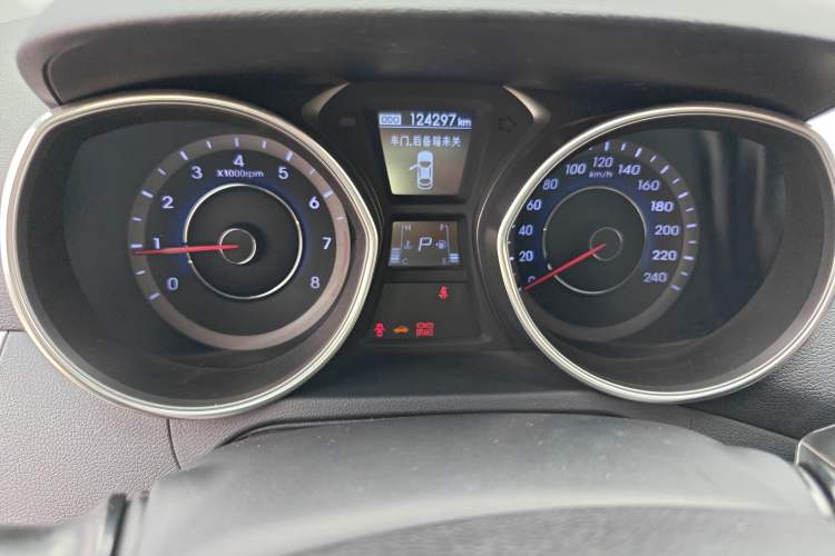 Used Hyundai Elantra (5th Generation / Langdong) 2015 1.6L Automatic Leading Model