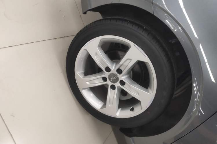 Used Audi A3 2020 Limousine 35 TFSI Ambition China VI Right Rear Wheel Hub