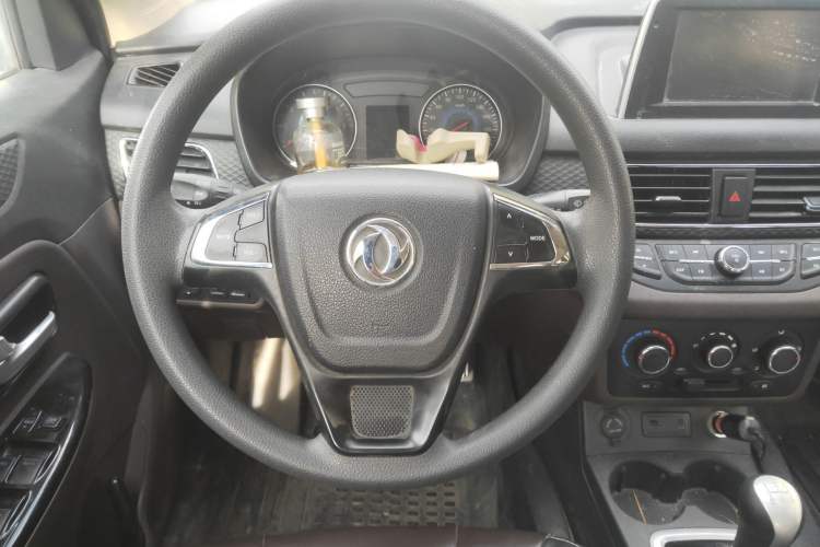 Used Dongfeng Fengon 330 2016 1.5L Manual Enjoyment Model DK15 Steering Wheel