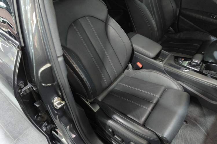 Used Audi A4L 2023 40 TFSI Luxury Dynamic Model
