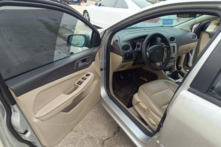 Used Ford Focus 2013 Sedan Classic 1.8L Manual Fashion Edition Driver Seat