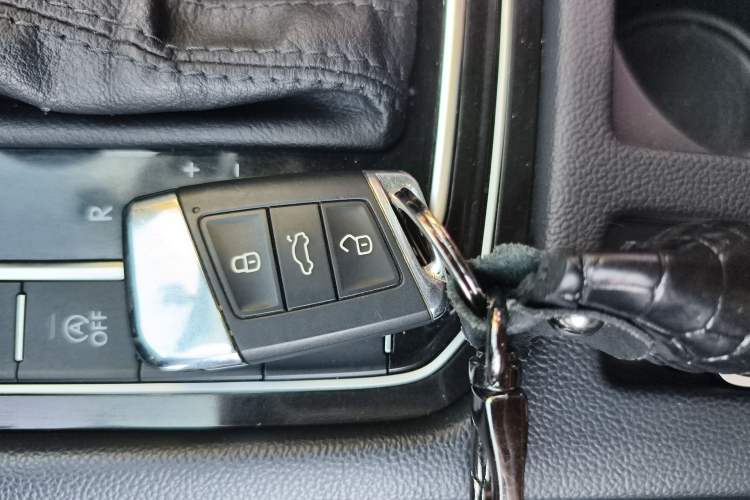 Used Volkswagen Magotan 2018 330TSI DSG Advanced Model Vehicle Key