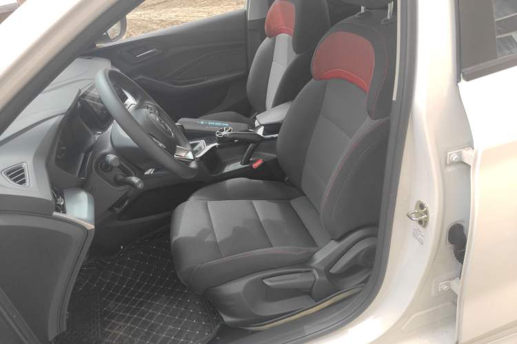 Used MG 5 2023 180 DVVT Manual Fashion Edition
