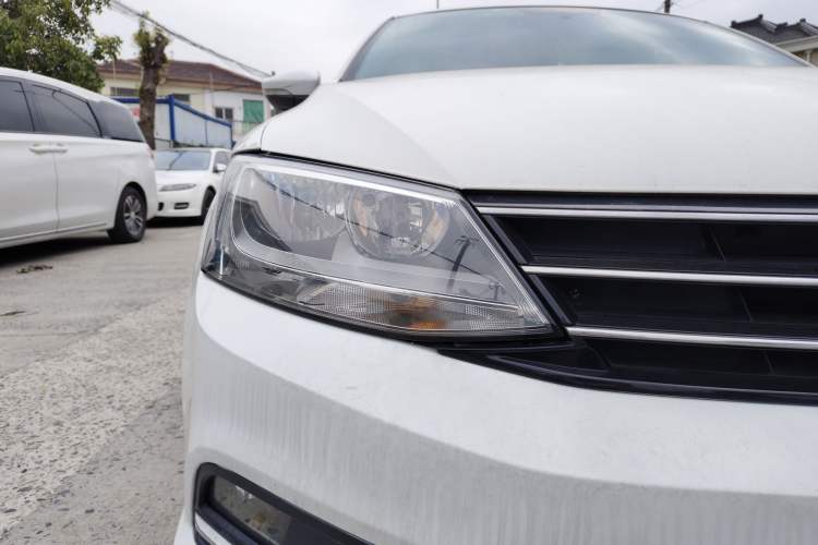 Used Volkswagen Sagitar 2017 230TSI Automatic Comfort Version
