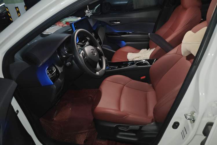 Used Toyota IZOA 2020 2.0L Enjoy Edition
