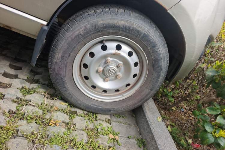 Used Foton Xiangling V 2018 1.5L Semi-承载 3170 mm Wheelbase (Van) DAM15R