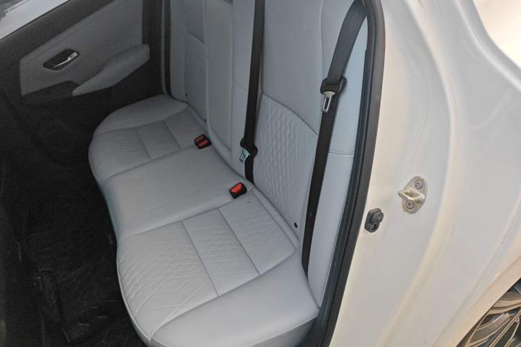 Used Nissan Sylphy 2023 Super Hybrid Electric Drive Ultra-Luxury Model Left Rear Seat