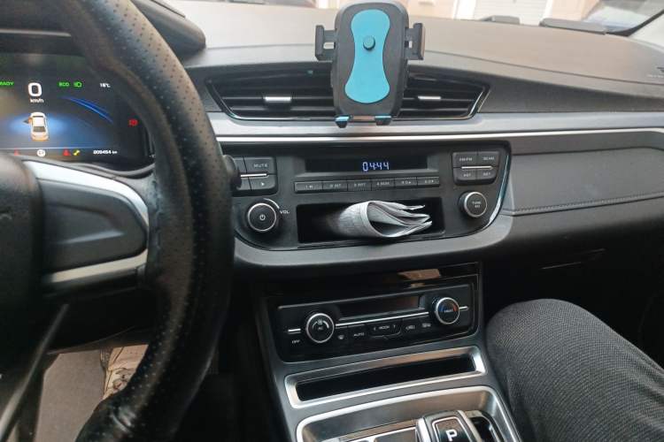 Used Geely Auto Emgrand New Energy 2019 EV500 Ambition Standard Range Edition Audio And AC Panel