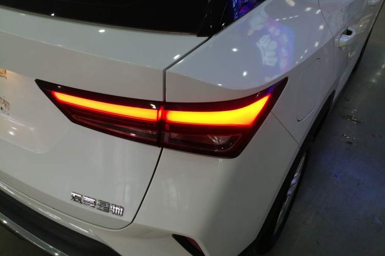 Used Wuling Alvez 2022 1.5L Manual Comfort Version
