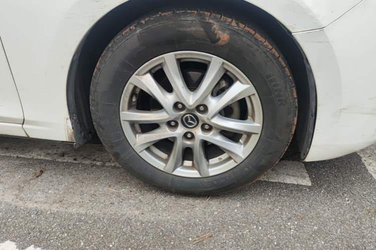 Used Mazda 3 Axela 2017 Sedan 1.5L Automatic Luxury Model Emission Standard China V Right Front Wheel Hub