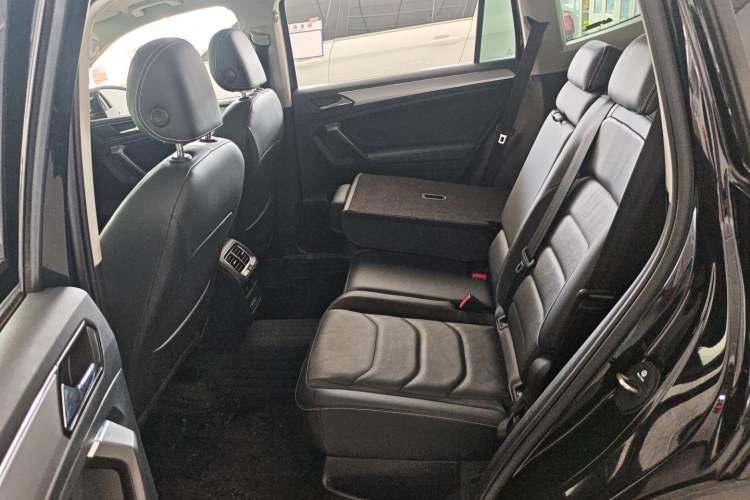 Used Volkswagen Tiguan L 2021 330TSI Automatic Two-Wheel Drive Smart Edition Left Rear Seat