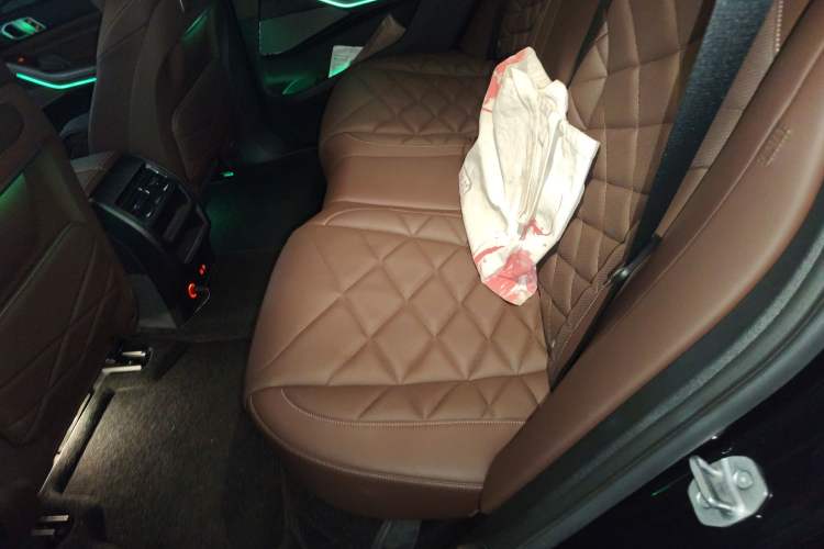 Used BMW X5 2023 xDrive 30Li Luxury M Sport Package
